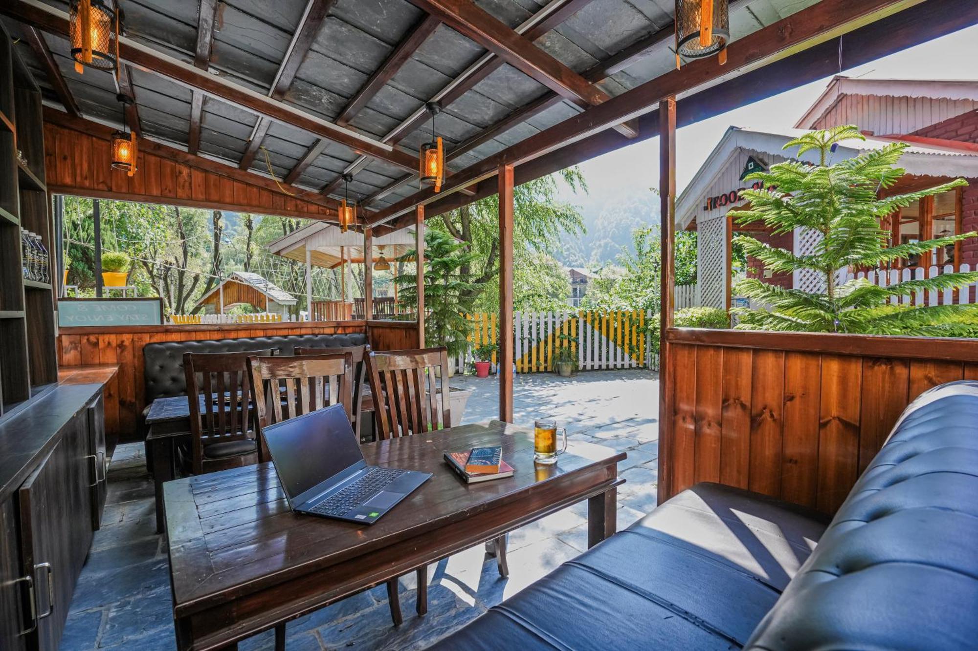 Pax Hotel Rock Villa Swimming Pool Available Далхаузи Экстерьер фото