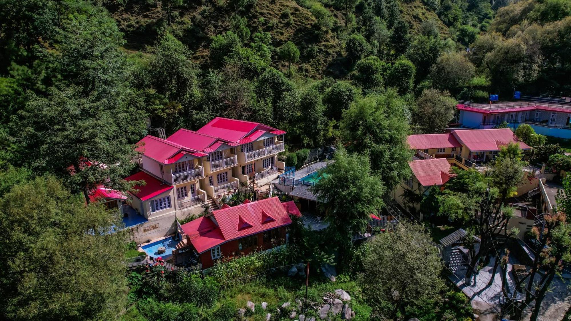 Pax Hotel Rock Villa Swimming Pool Available Далхаузи Экстерьер фото